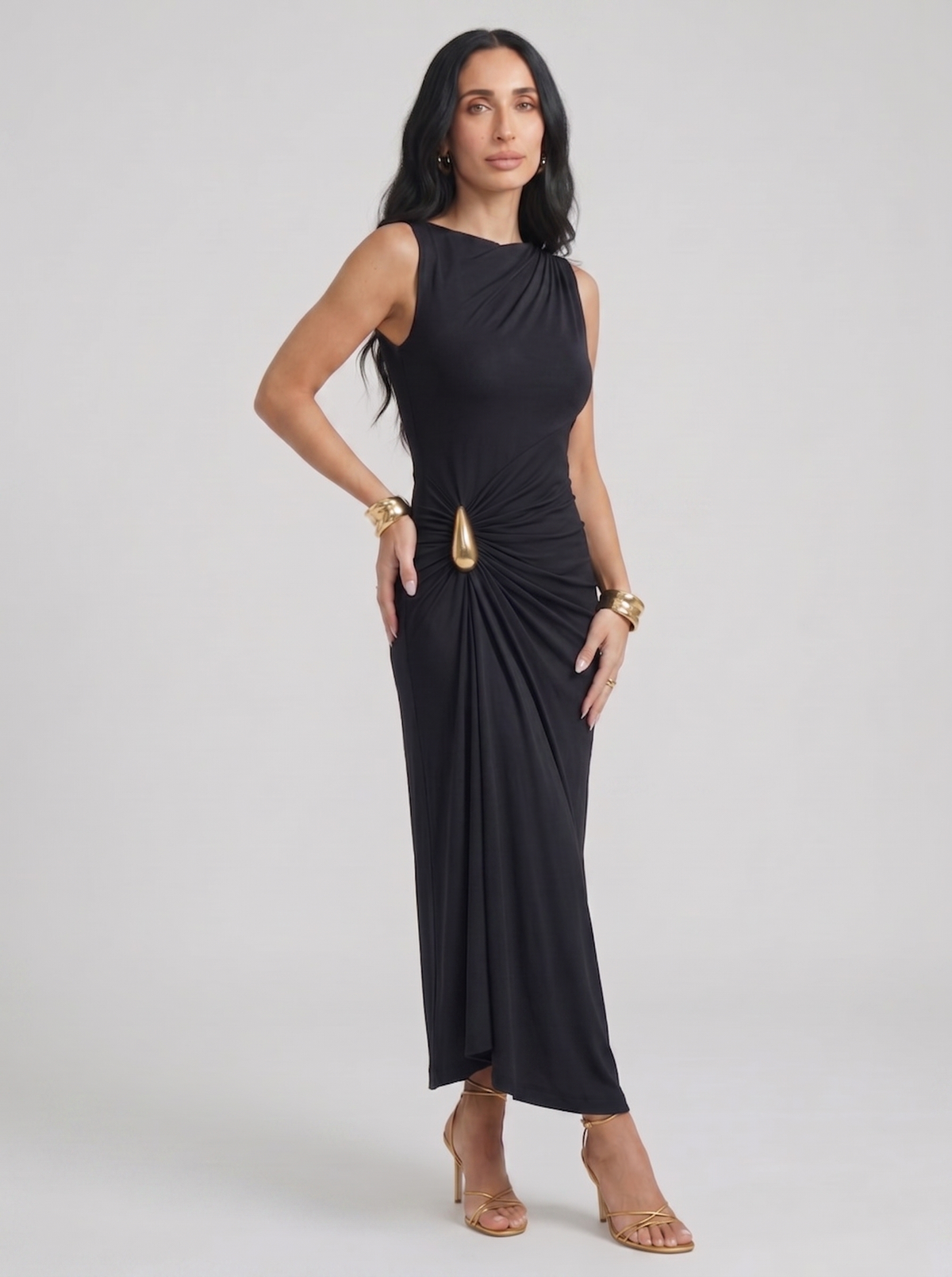 Cinthia | Abito elegante con ganci dorati