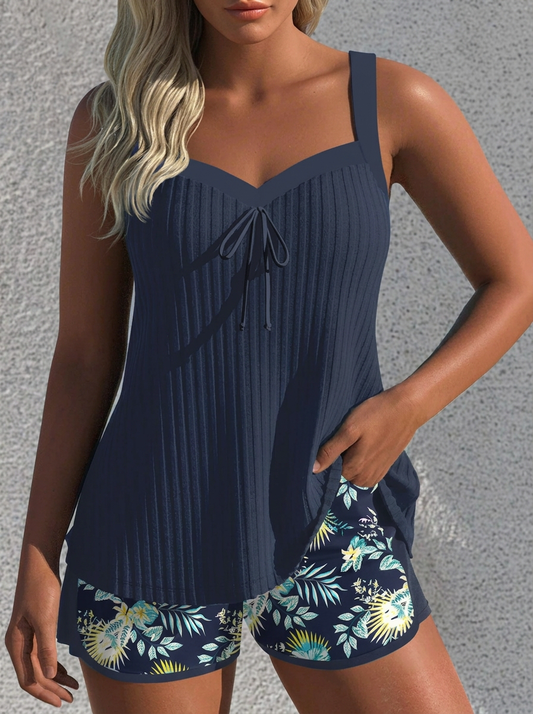 Carla - Randig baddräkt med strandshorts